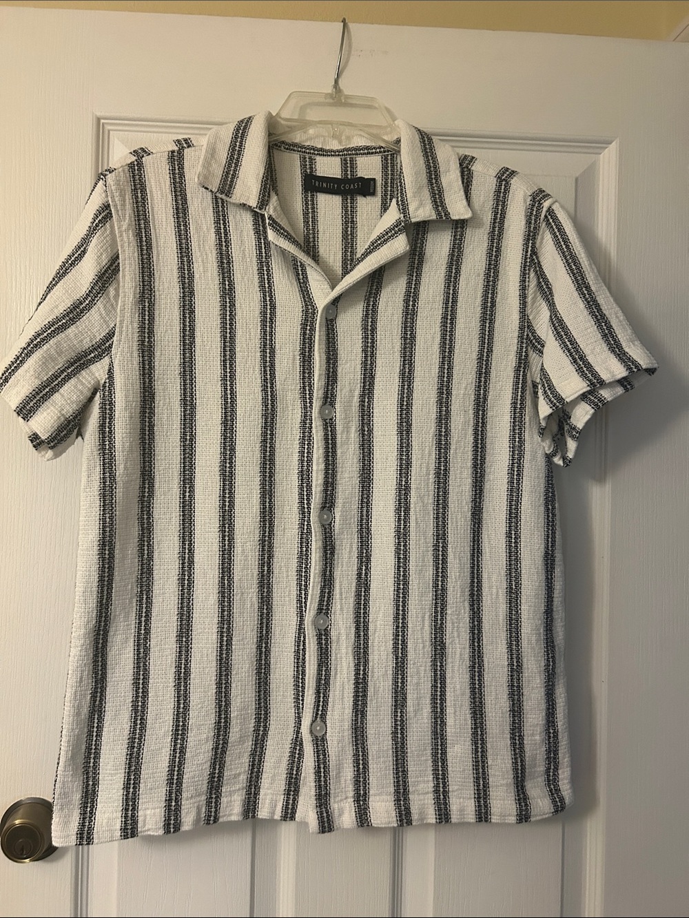 Trinity Black & White Stripe Short Sleeve Button-Up Shirt Mens size Medium